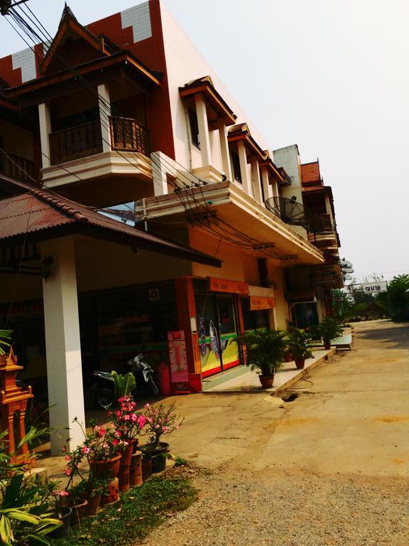 J-Safe Guesthouse Sukhothai Exteriör bild