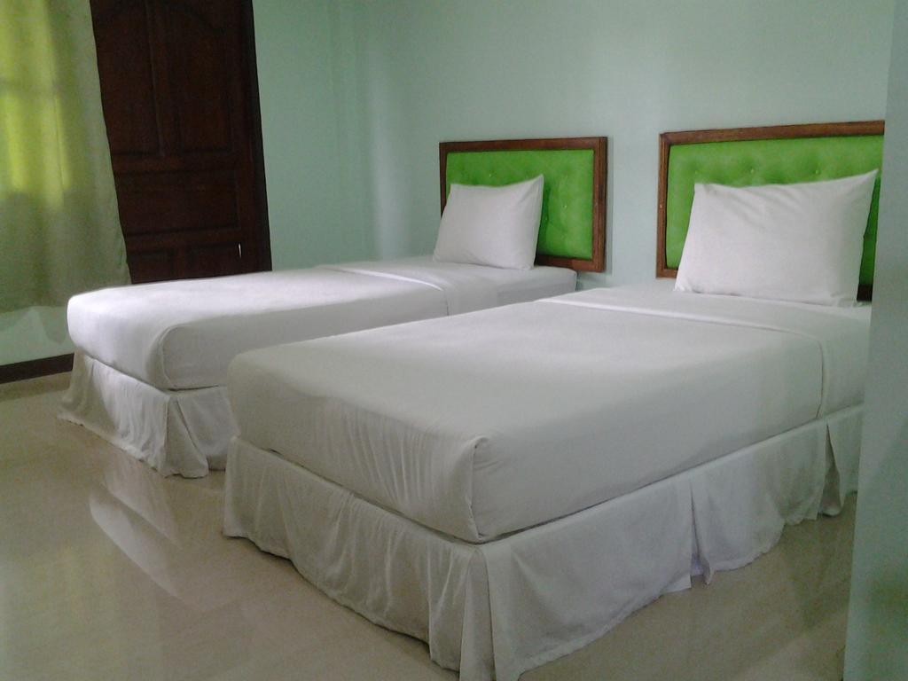 J-Safe Guesthouse Sukhothai Exteriör bild