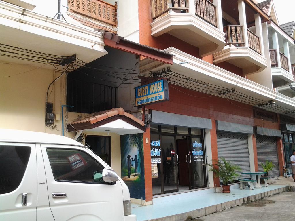 J-Safe Guesthouse Sukhothai Exteriör bild
