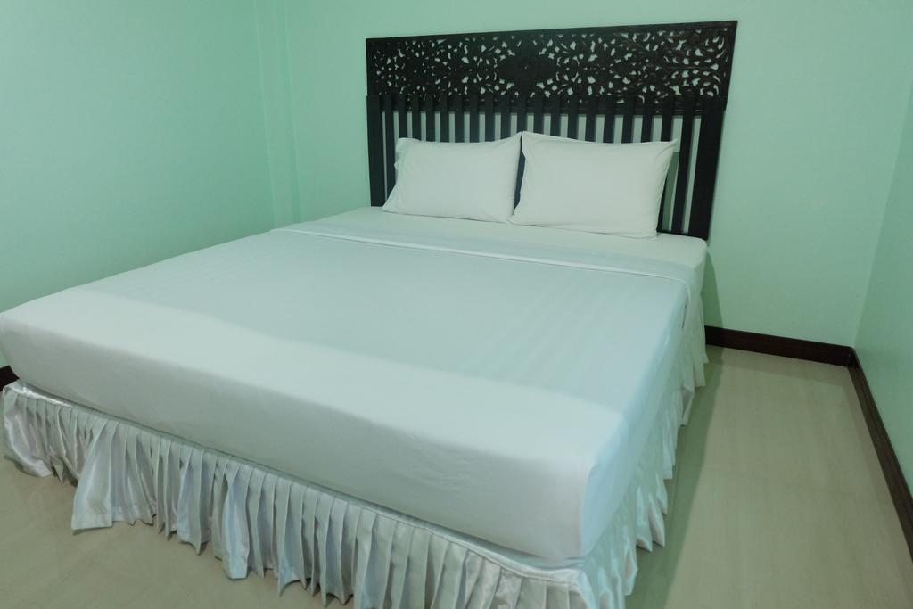 J-Safe Guesthouse Sukhothai Rum bild