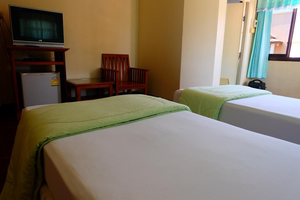 J-Safe Guesthouse Sukhothai Exteriör bild