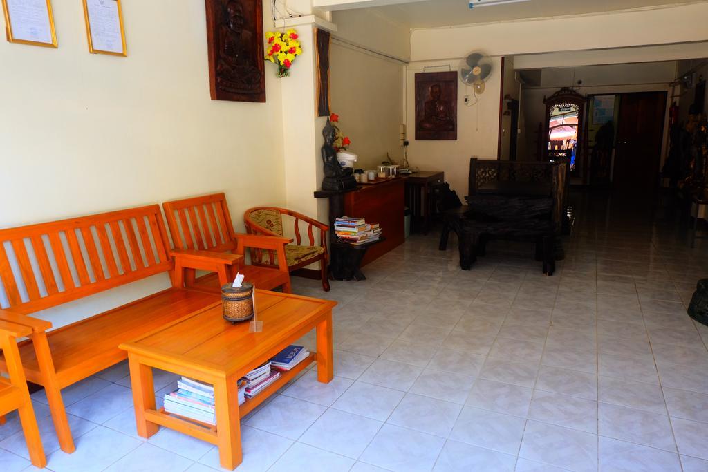 J-Safe Guesthouse Sukhothai Exteriör bild