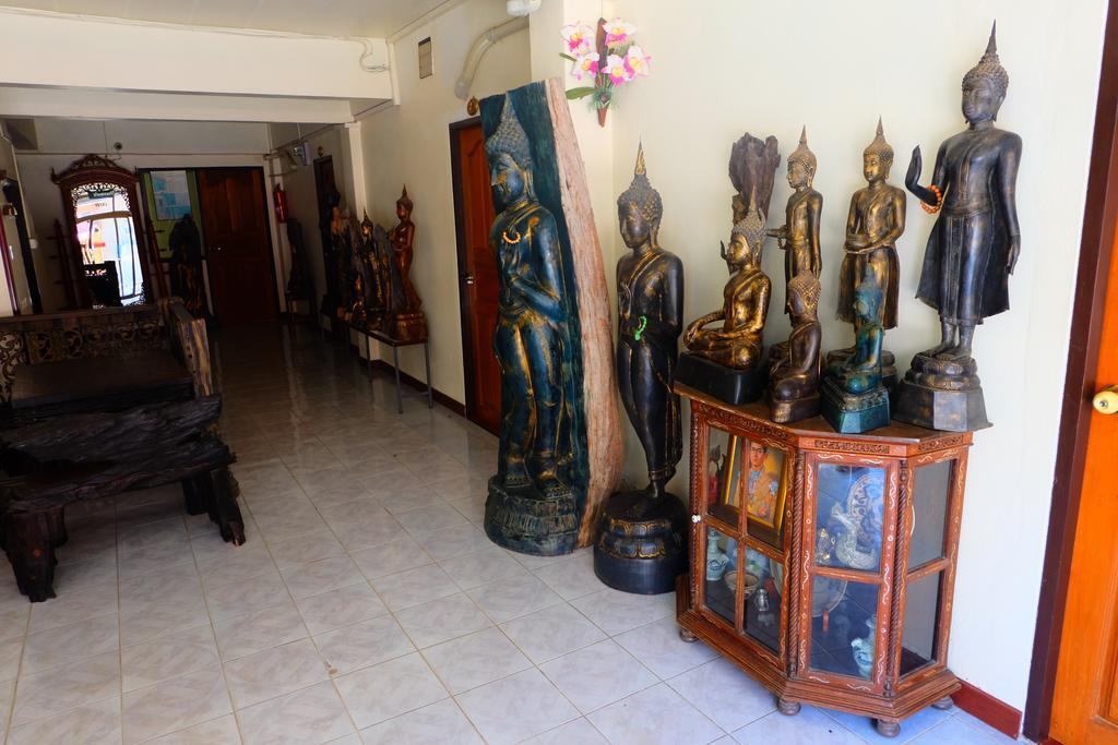 J-Safe Guesthouse Sukhothai Exteriör bild