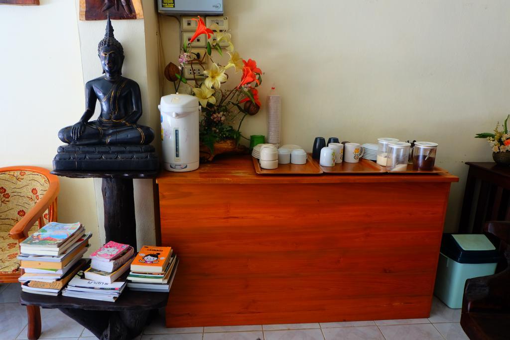 J-Safe Guesthouse Sukhothai Exteriör bild